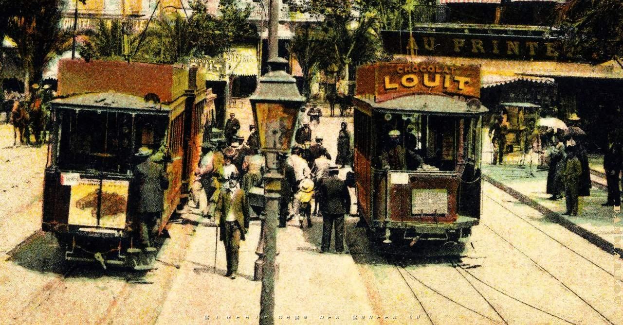 PA c- 012- Place d'Armes- trams et autobus.JPG